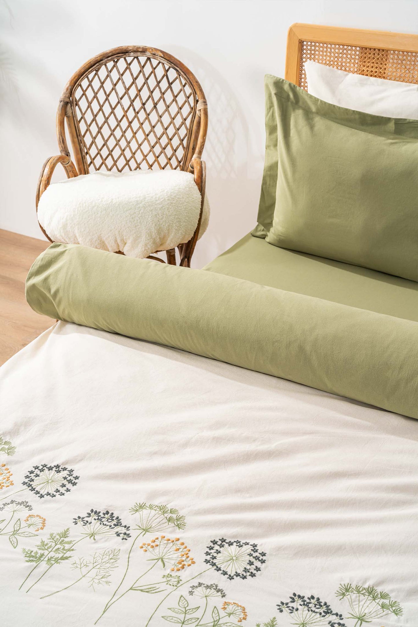 Botanic Green 100% Cotton Embroidered Duvet Cover Set, 6-Piece Double Size Bedding – Breathable Fabric, 200x220 cm