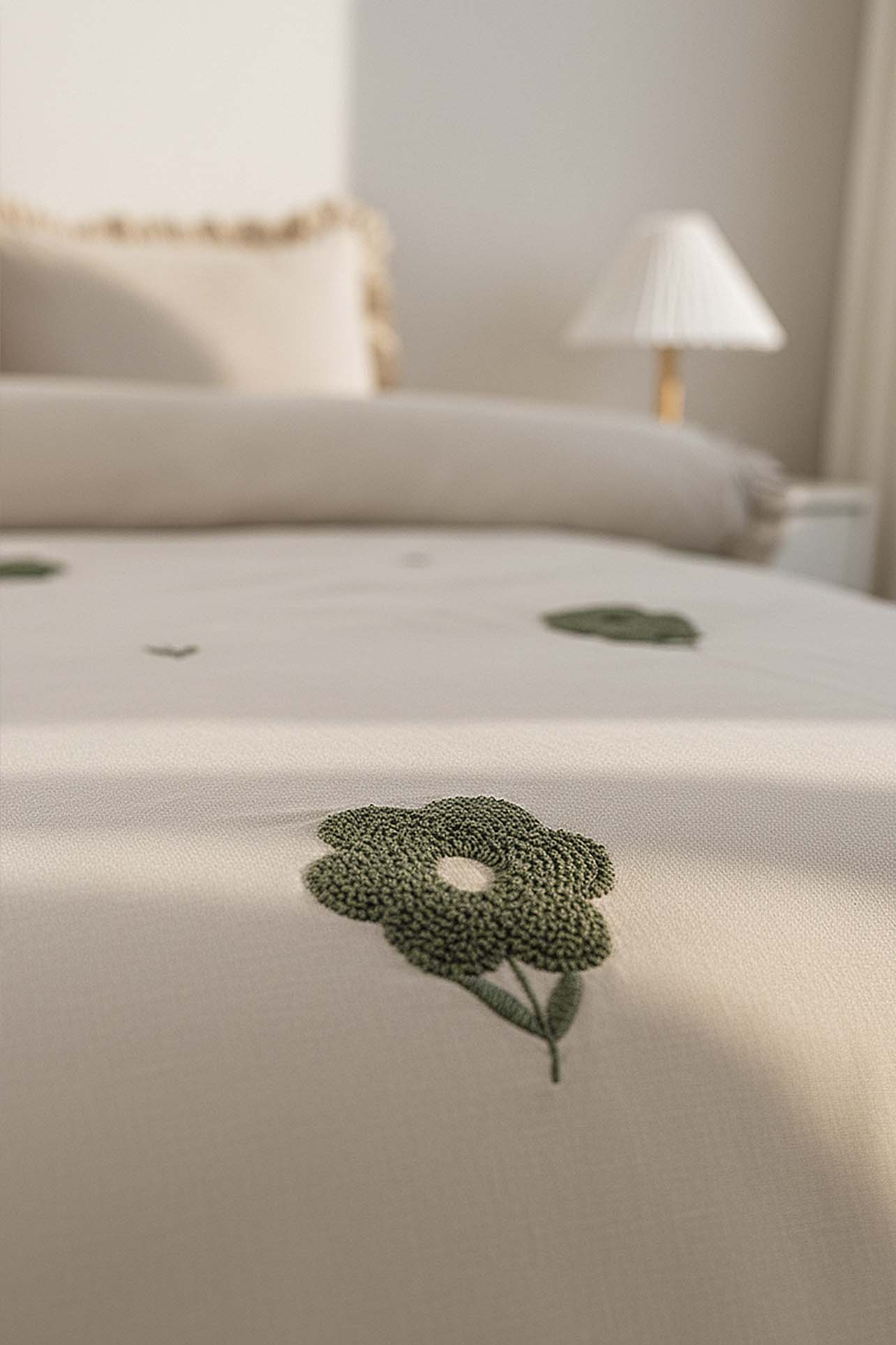Florita Cappuccino Double Embroidered 100% Cotton Duvet Cover Set – 4 Pieces