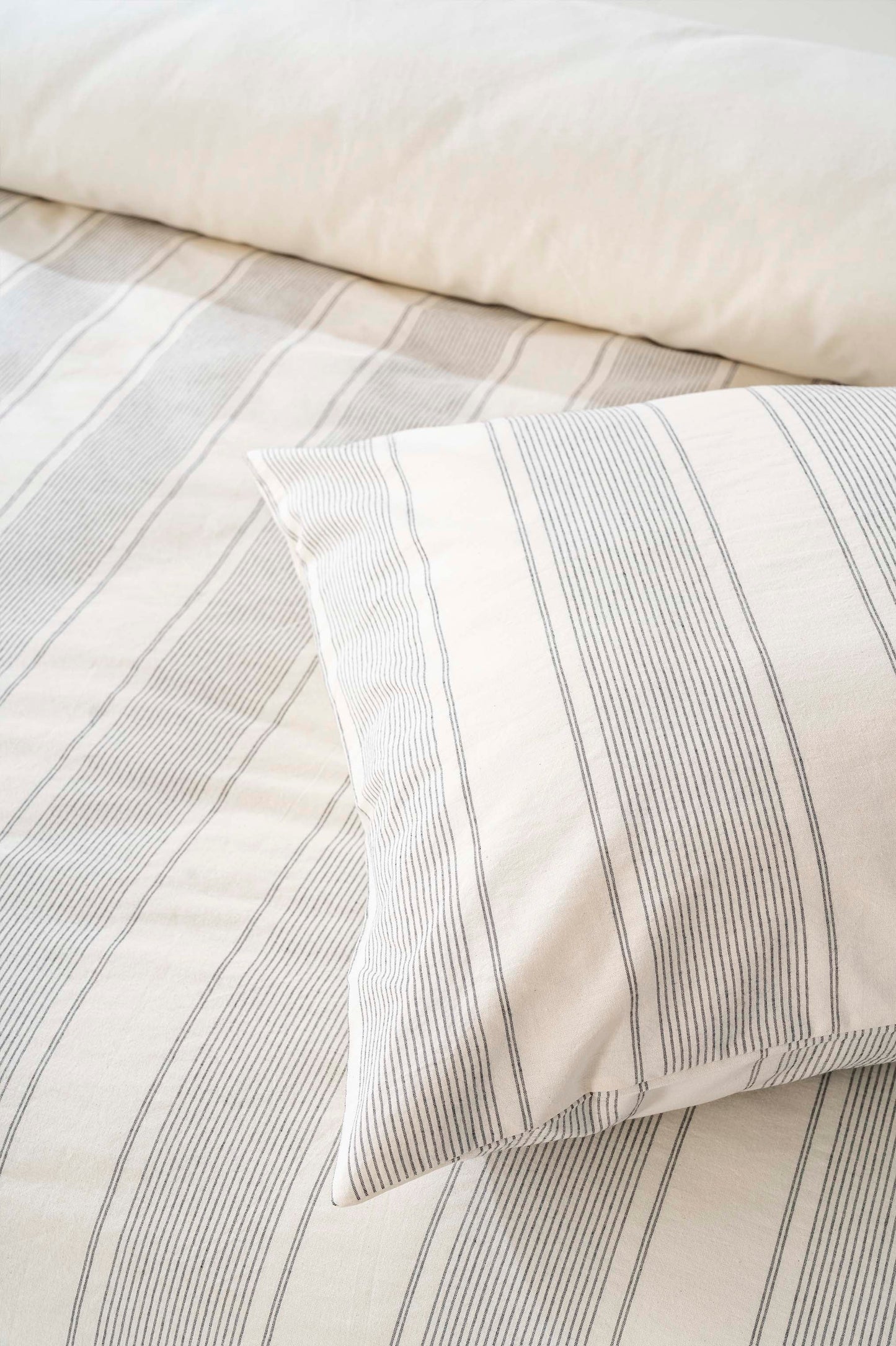 Nenas Anthracite 100% Cotton Embroidered Duvet Cover Set, 6-Piece Double Size Bedding – Breathable Fabric, 200x220 cm