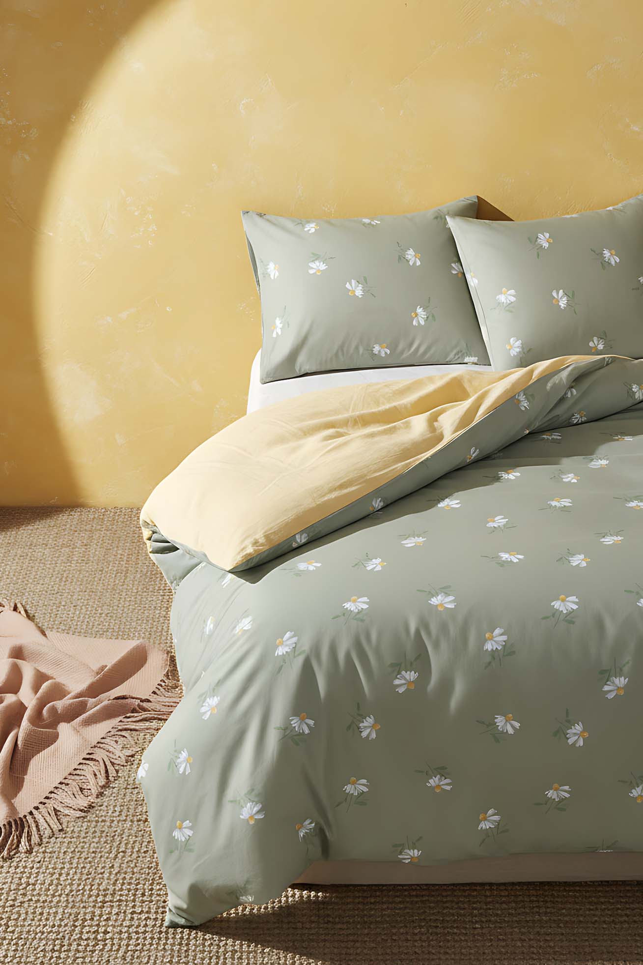 Green Daisy Beechwood Viscose Blend Double Duvet Cover Set – Silky Soft, Antibacterial, Breathable, 3-Piece, 200x215 cm