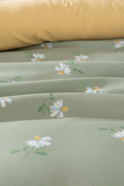 Green Daisy Beechwood Viscose Blend Double Duvet Cover Set – Silky Soft, Antibacterial, Breathable, 3-Piece, 200x215 cm