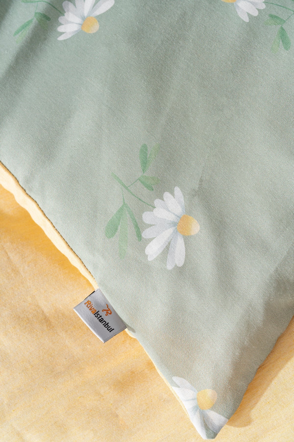 Green Daisy Beechwood Viscose Blend Double Duvet Cover Set – Silky Soft, Antibacterial, Breathable, 3-Piece, 200x215 cm